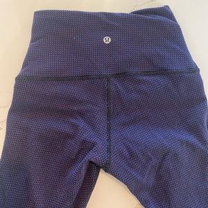 LuluLeomon - Size 4 - High Rise Yoga Pant